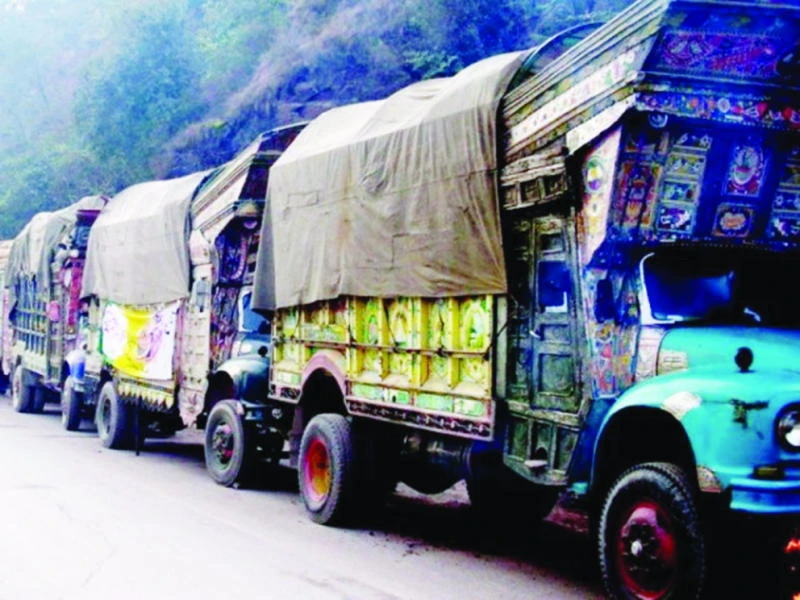Pak-India border trade in Kashmir resumes