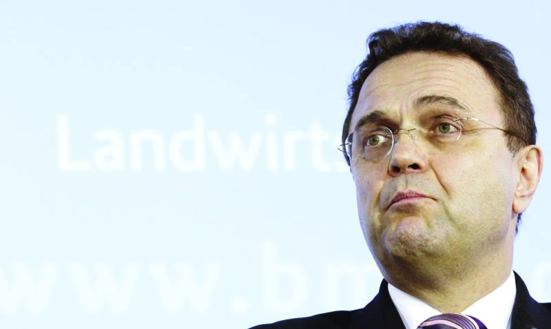German minister resigns over porn case