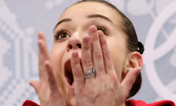 Sotnikova stuns Kim to win dramatic gold