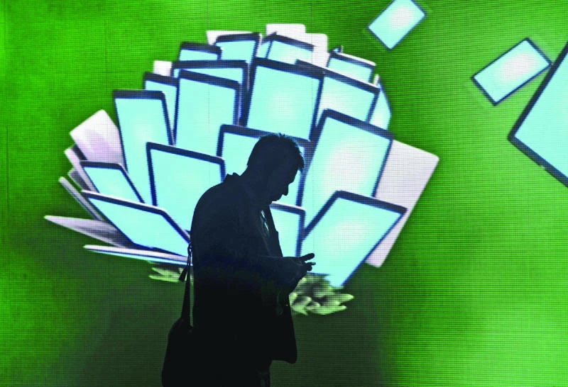 Payments by phones: Incentives on way