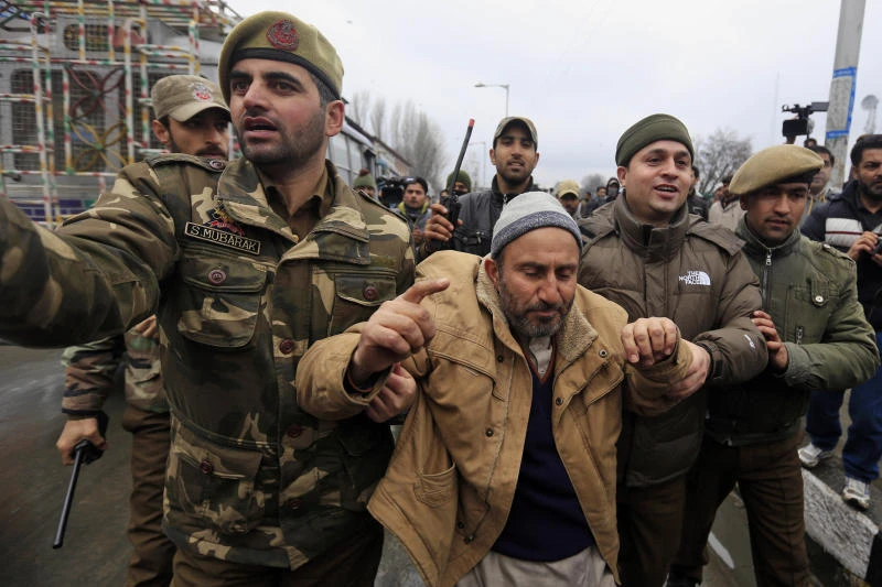 Pakistani prisoner found hanging in Indian Kashmir jail