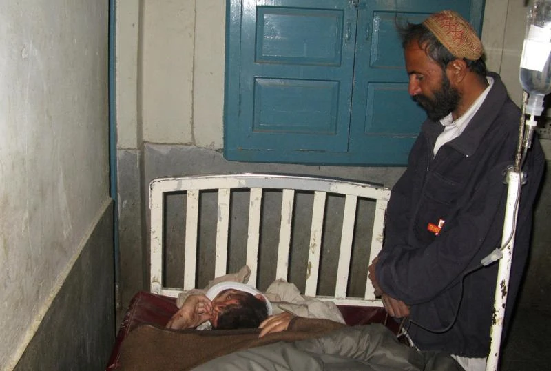 Pakistan airstrikes kill 30