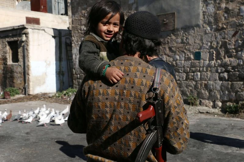 Carnage continues; UN halts Homs evacuations