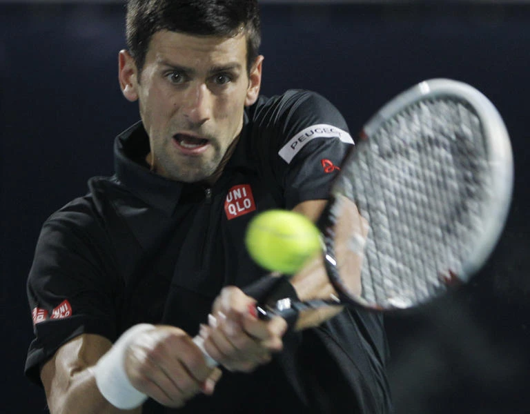 Federer and Djokovic to meet in Dubai semi-finals