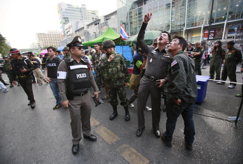 2 dead in attack on Bangkok anti-govt protesters