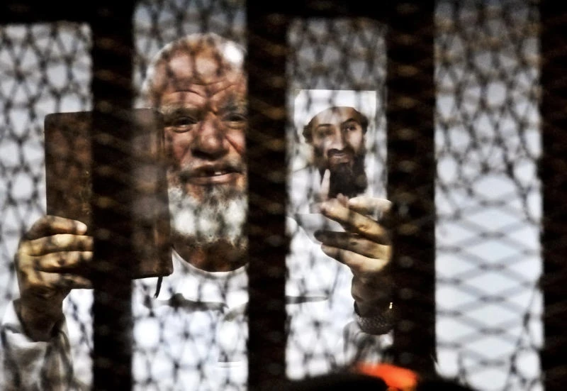 Egypt orders 504 Islamists to face mass tribunal