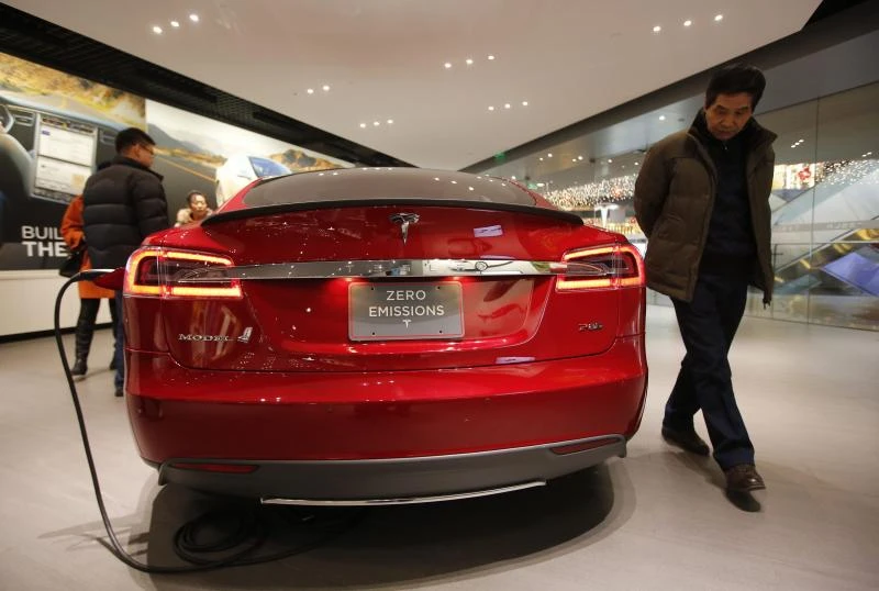 Tesla breaks into top 5 car brands