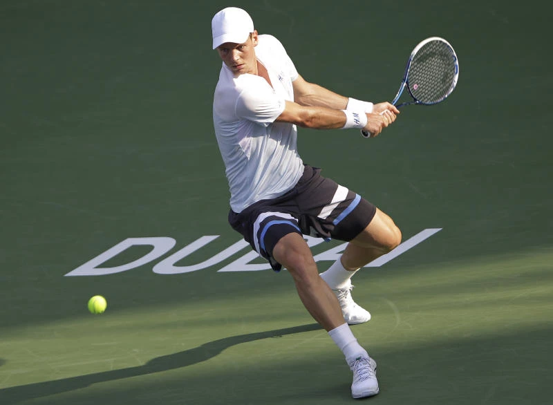 Berdych cruises into Dubai quarters; Devvarman bows out