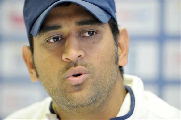 'Obnoxious' Dhoni under fire after new tour flop