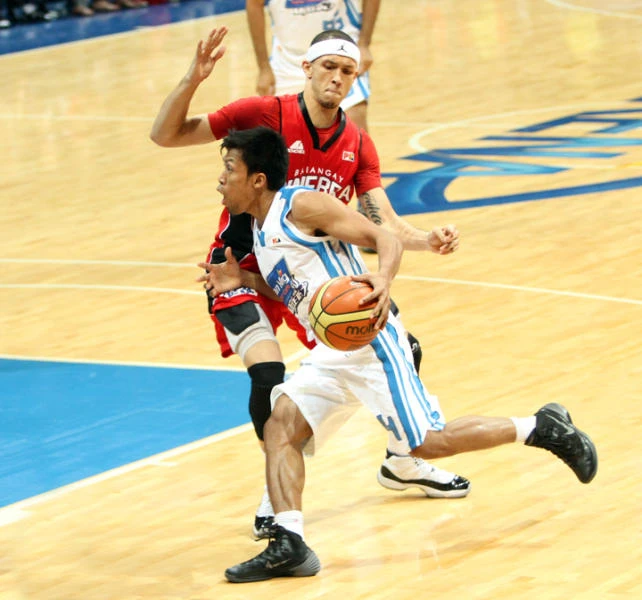 Barroca, Melton take charge as San Mig triumphs for 2-1 lead