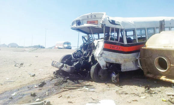 Bus accident injures 21 Bangladeshis