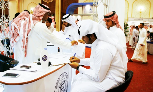 As salaries improve, Saudis stay on jobs