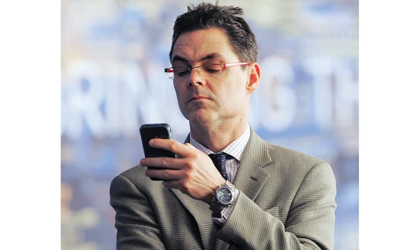 US cell carriers look to new models