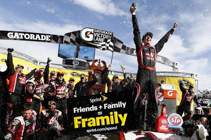 Busch upstages Johnson at Martinsville