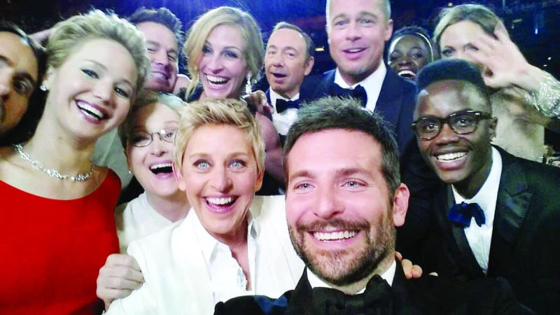 DeGeneres Oscar selfie crashes Twitter