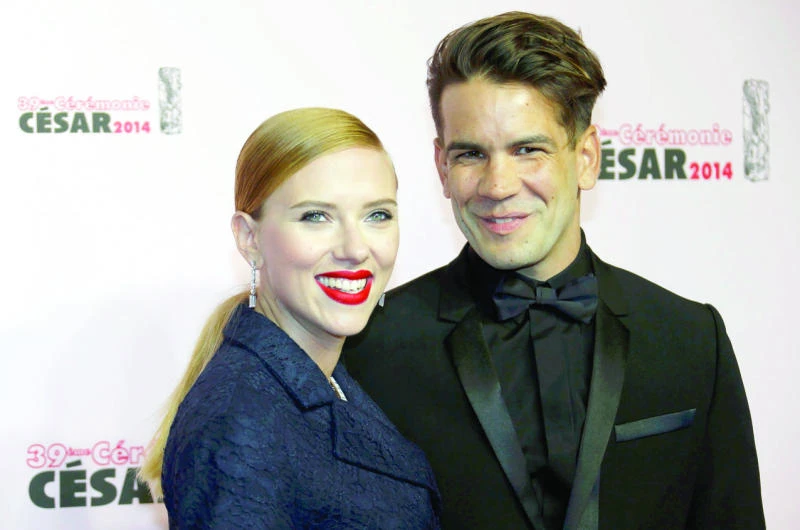 Scarlett expecting first child
