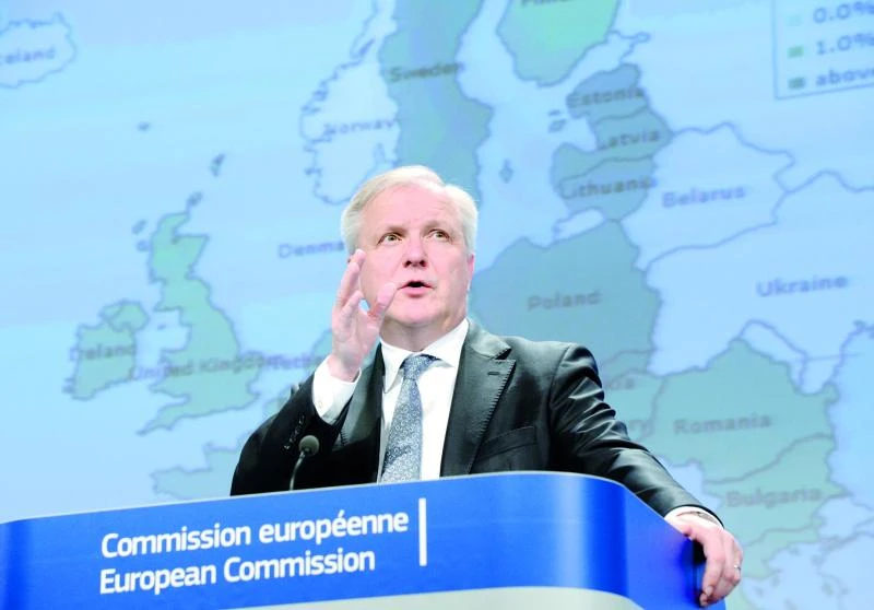 Euro zone business growth accelerates