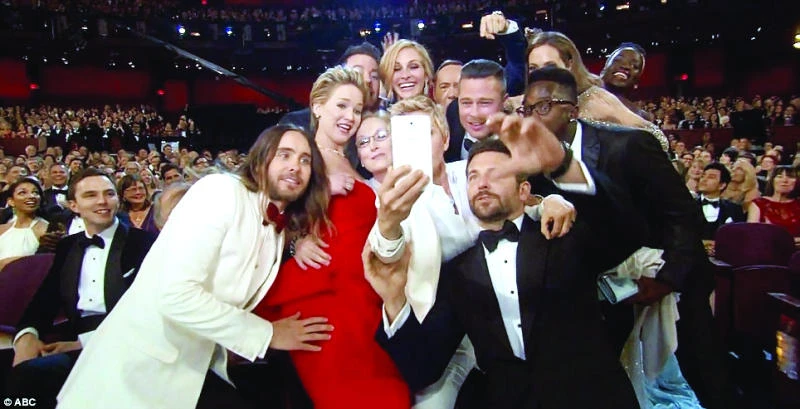 The truth about Ellen’s selfie ‘surprise’