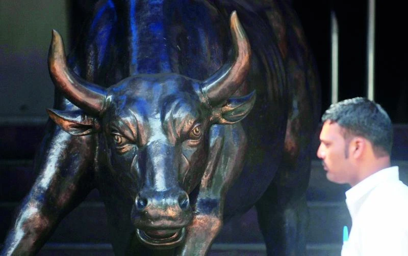 Indian shares rise
to lifetime peak