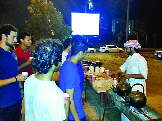 Al-Harbi brothers beat the odds by selling tea at Jeddah Corniche