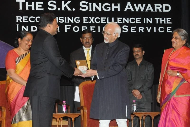 Indian VP honors envoy for excellence in foreign service
