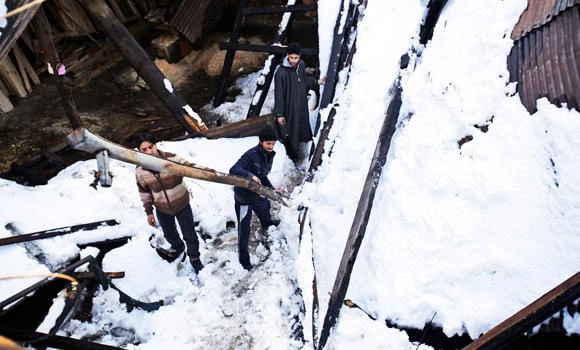 Avalanches kill 14 across Kashmir