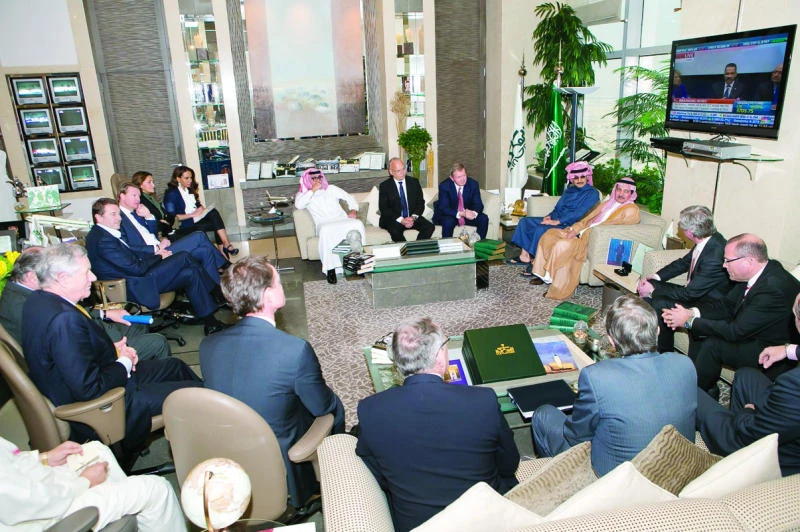 Prince Alwaleed receives Swedish delegation