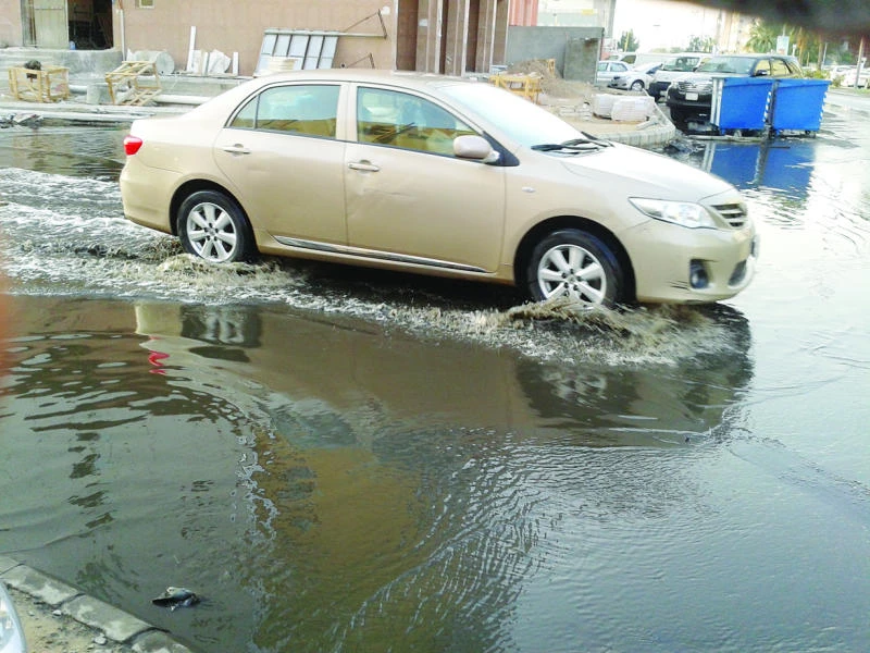 Sewage floods Jeddah streets