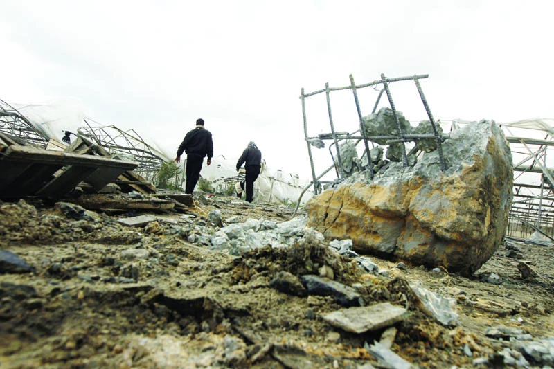 Israeli airstrikes persist; Mahmoud leaves for US