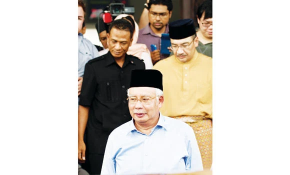 Malaysia expands fruitless jet search