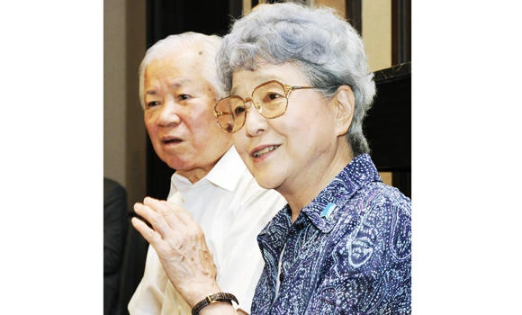 Parents of Japan abductee meet N. Korean grandchild
