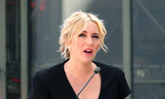 Winslet honored on Hollywood Walk of Fame