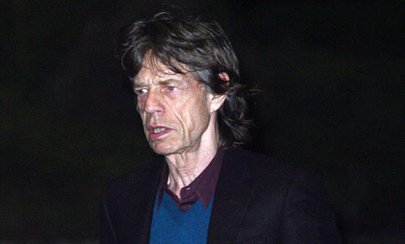 Stones cancel gig after Jagger girlfriend dies
