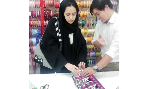 Jeddawis gift wrap for a cause