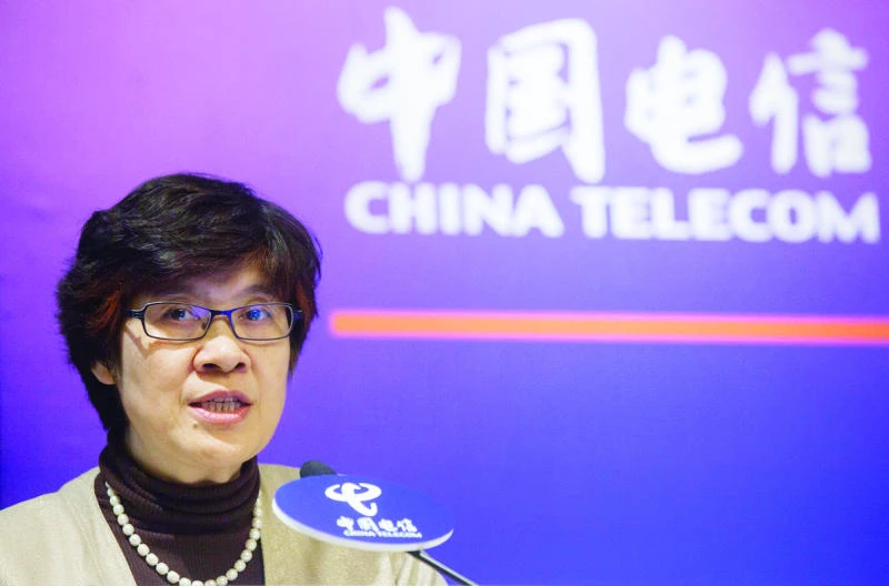China Mobile net profit down 6%