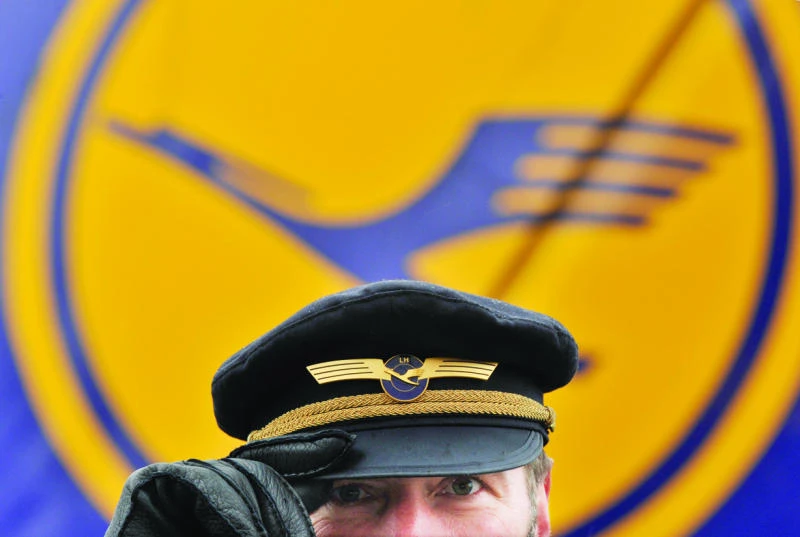 Lufthansa pilots vote for strike