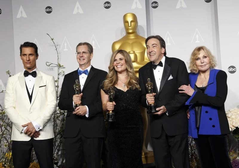 ’Slave,’ Gravity’ share Academy Awards glory