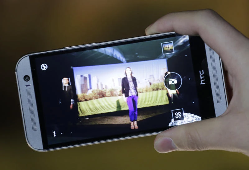 HTC updates One phone, emphasizes metal design