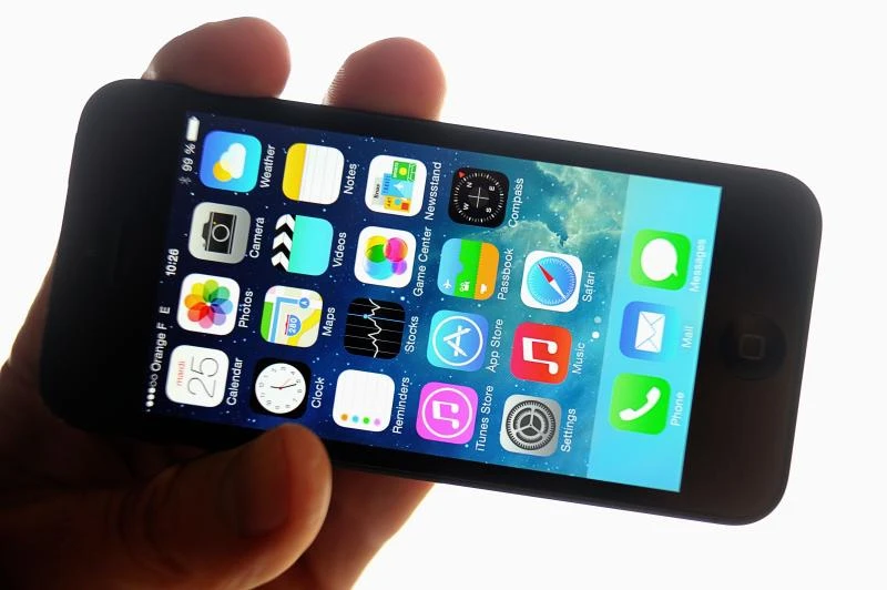 Apple launches iPhone voice control for drivers