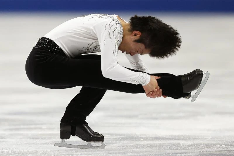 Machida upstages Olympic champ Hanyu