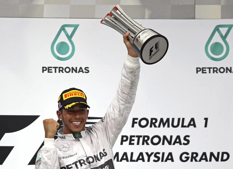 Hamilton leads Mercedes 1-2 at Malaysian GP