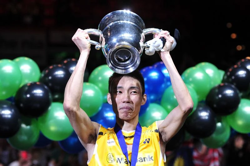 Lee regains All-England Open crown