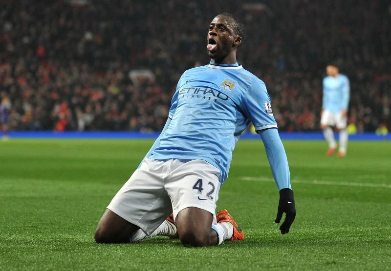 Dzeko downs United to give City derby spoils