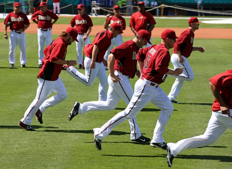 Dodgers, Diamondbacks arrive Down Under
