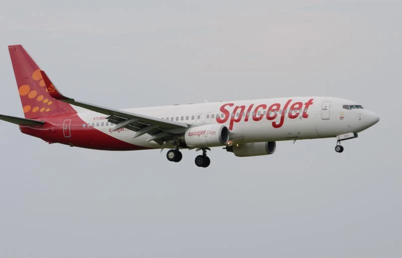 SpiceJet places $4.4 billion order with Boeing