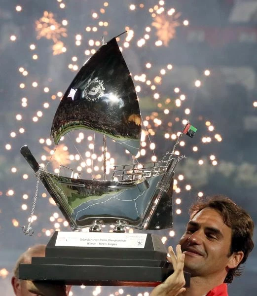 Federer trumps Berdych for Dubai title