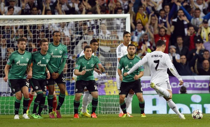 Chelsea, Real Madrid through to last 8