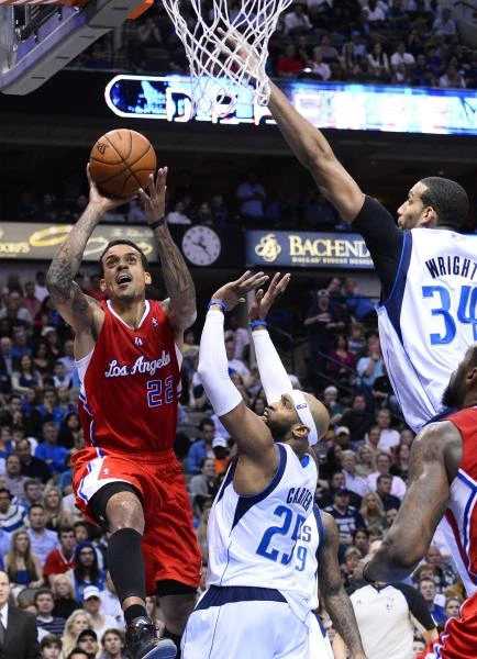 Paul helps Clippers rally get past Mavs