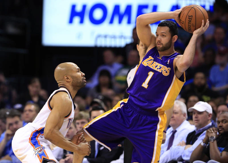 Westbrook, Durant lead Thunder past Lakers