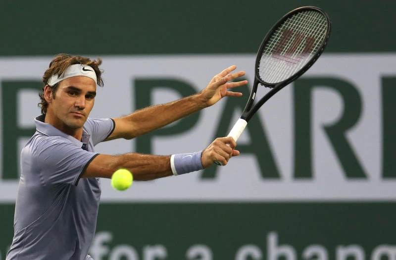 Federer, Djokovic on course; Murray, Wawrinka stumble